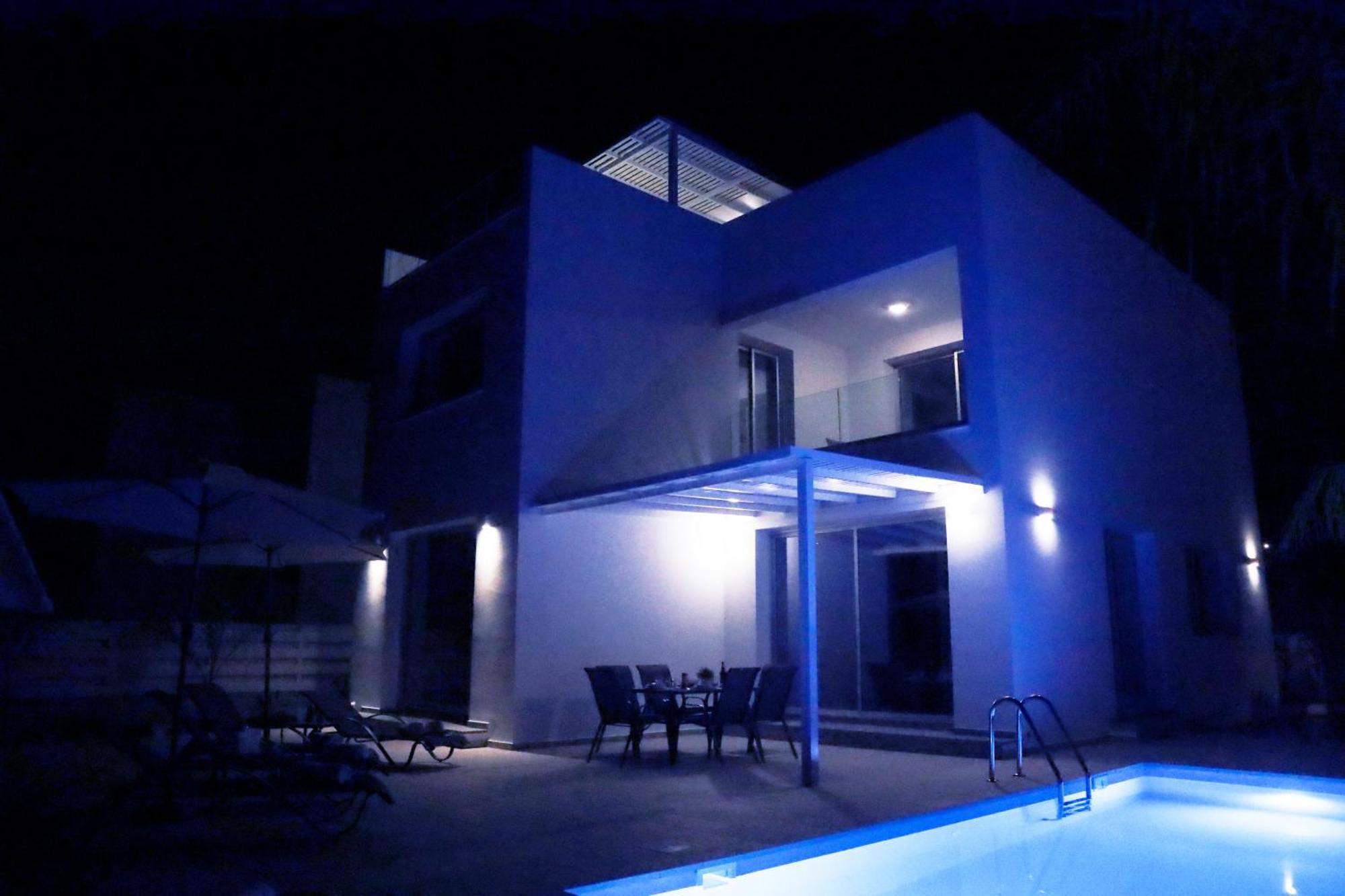 Вілла Sophia's Seaview Luxury Пафос