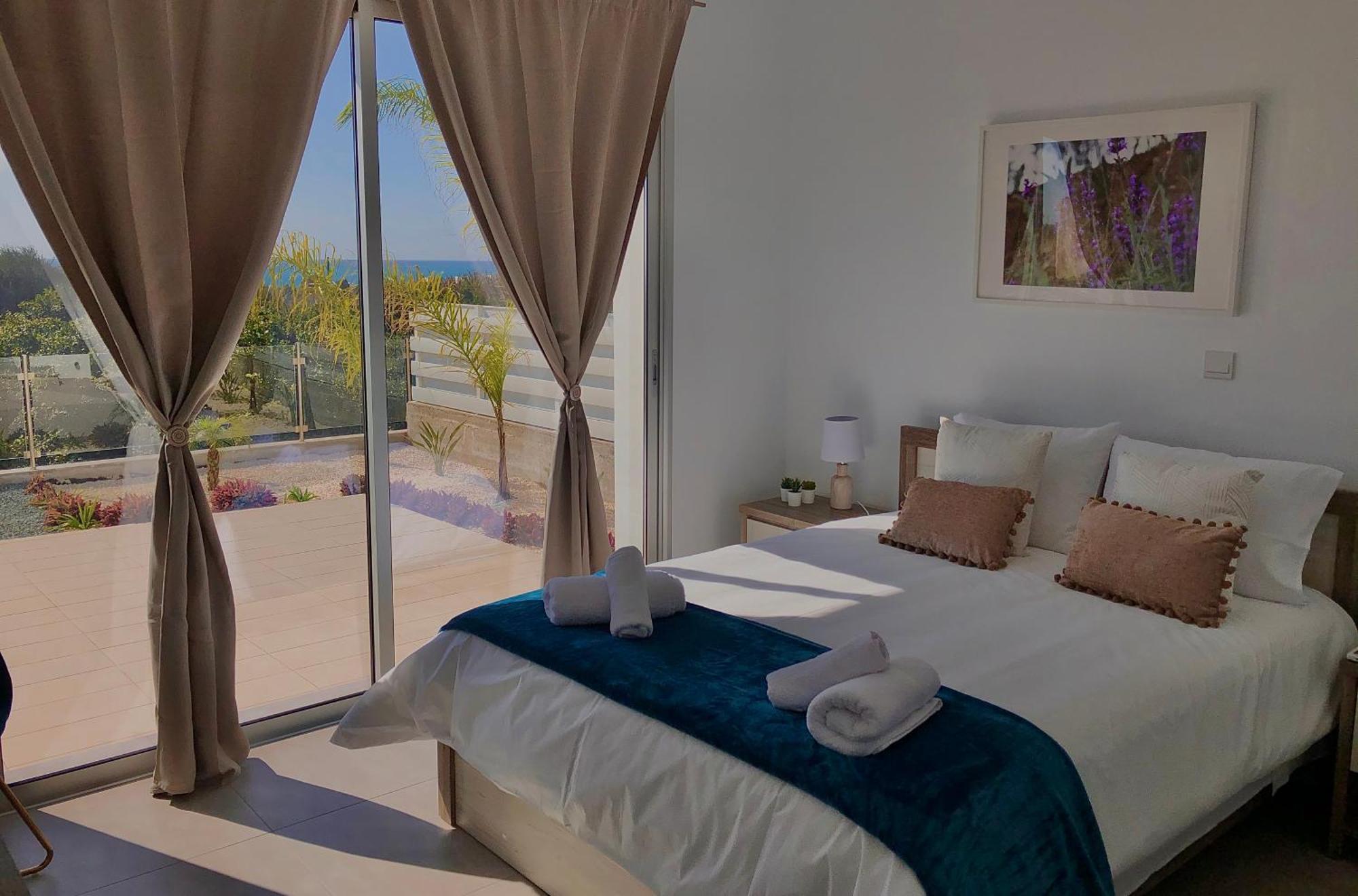 Sophia's Seaview Luxury Вілла Пафос